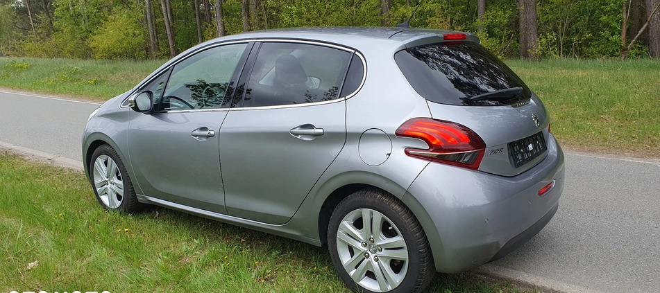 Peugeot 208 cena 36600 przebieg: 86900, rok produkcji 2019 z Strzyżów małe 742